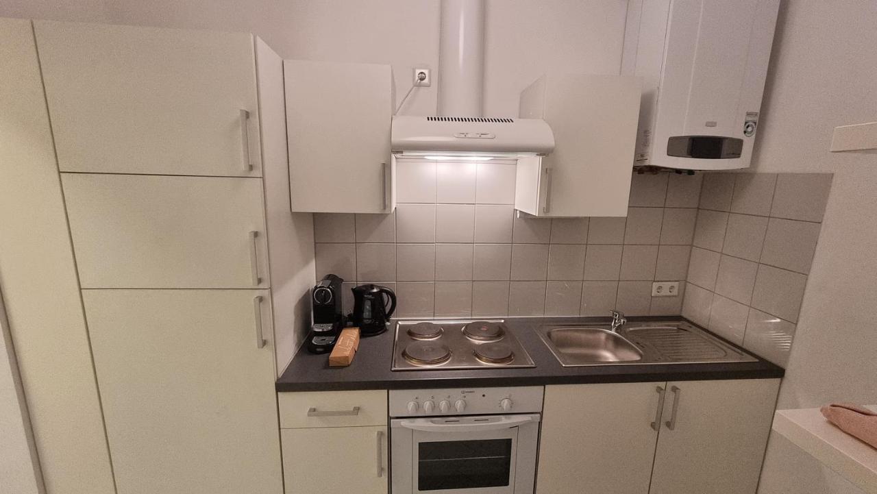 Apartment Sunny Next To Metro 1br Wien